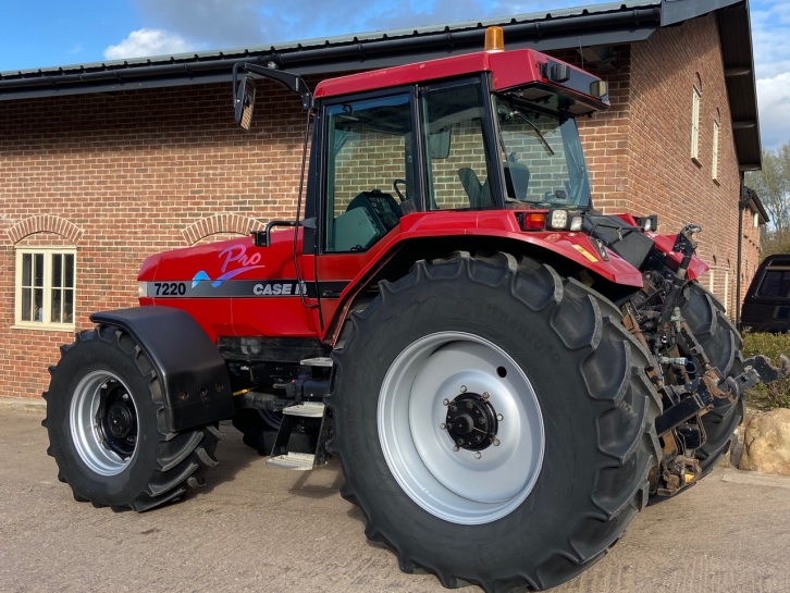 Case 7220 Pro