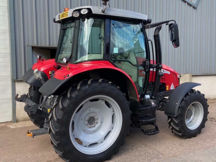 Massey Ferguson 5711S Efficient