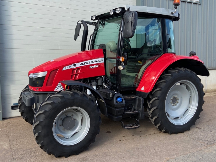 Massey Ferguson 5711S Efficient