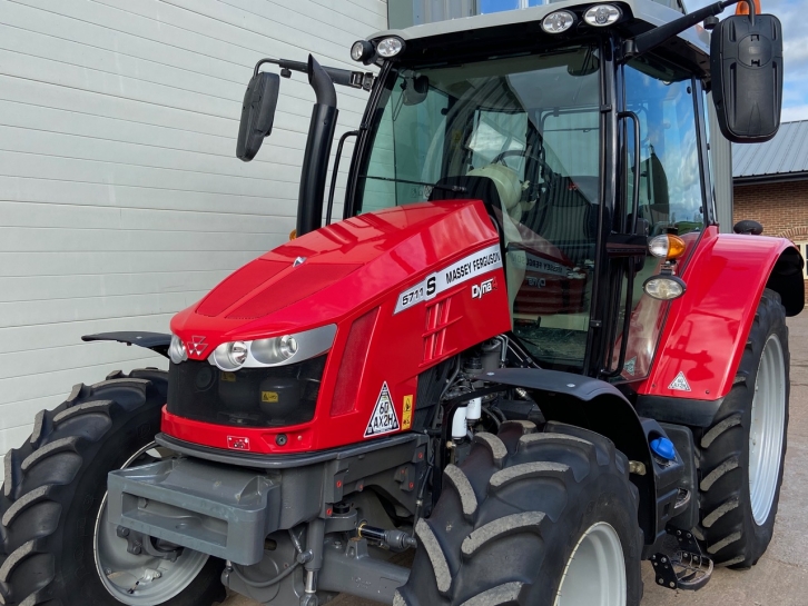 Massey Ferguson 5711S Efficient