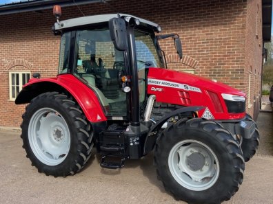 Massey Ferguson 5711S Efficient