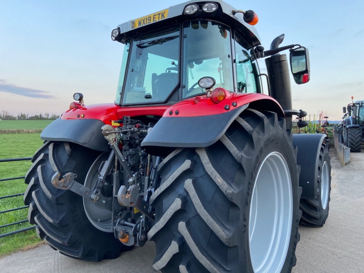Massey Ferguson 7718S Efficient