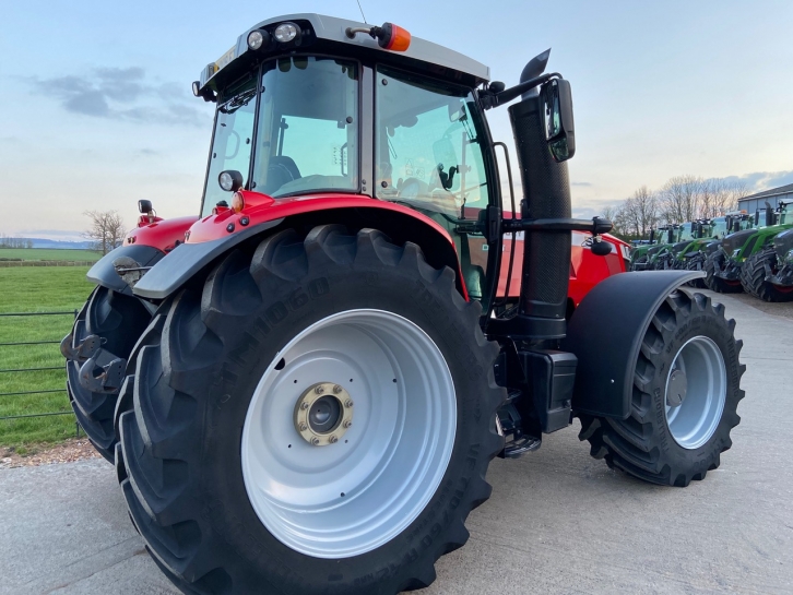Massey Ferguson 7718S Efficient