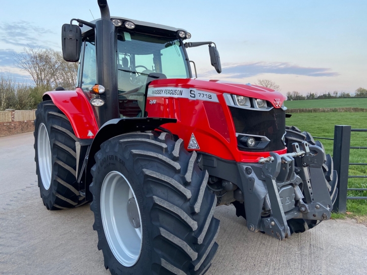 Massey Ferguson 7718S Efficient