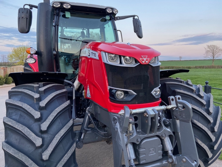 Massey Ferguson 7718S Efficient