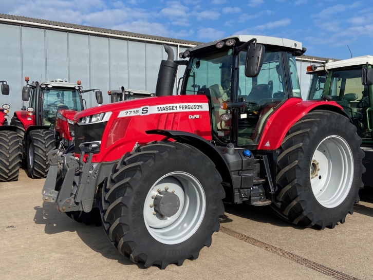 Massey Ferguson 7718S Efficient