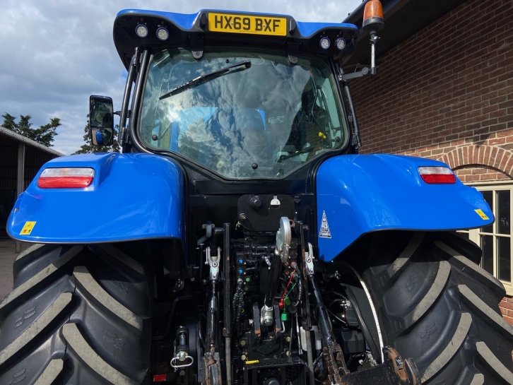New Holland T7.210