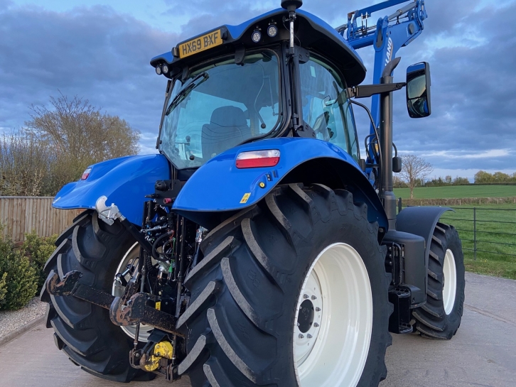 New Holland T7.210