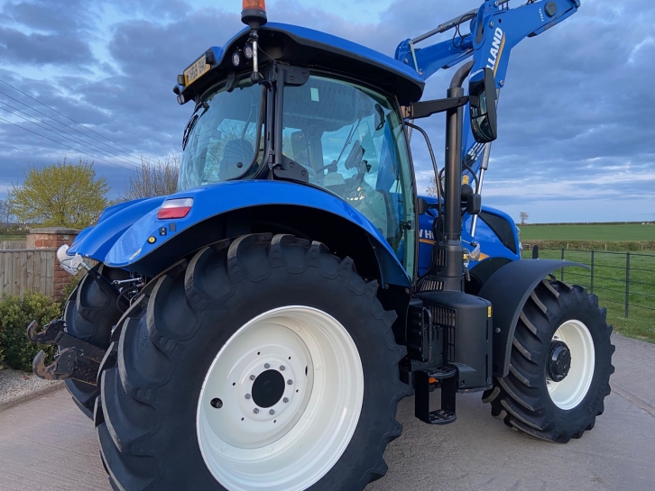 New Holland T7.210