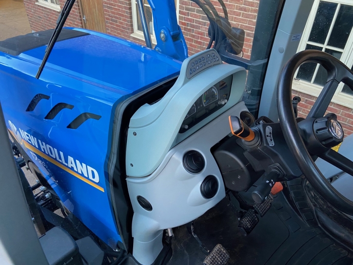 New Holland T7.210