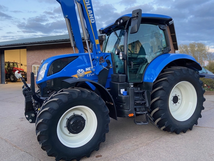 New Holland T7.210