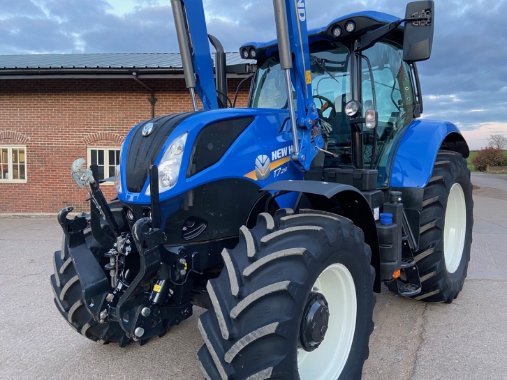 New Holland T7.210