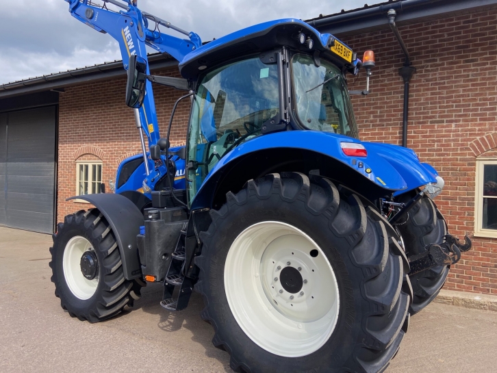 New Holland T7.210