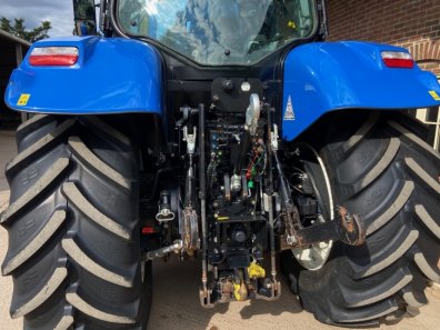 New Holland T7.210