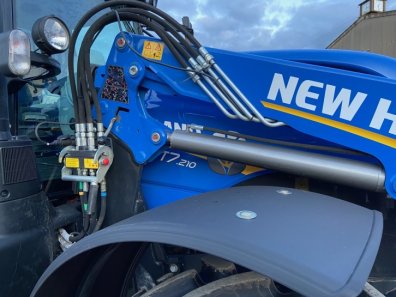New Holland T7.210