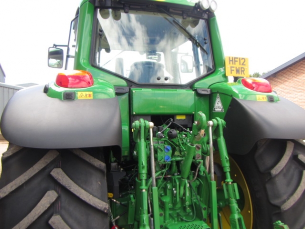 John Deere 6830