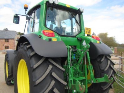 John Deere 6830