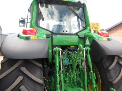 John Deere 6830