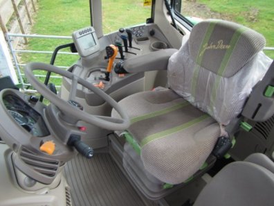 John Deere 6830