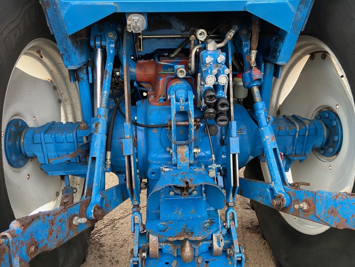 Ford 7710