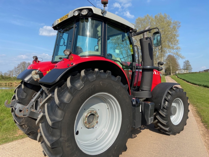 Massey Ferguson 7616 Efficient