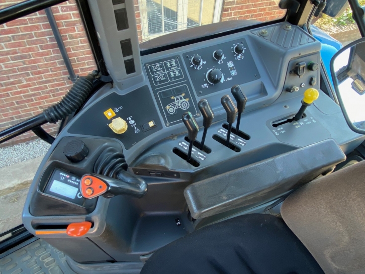 New Holland 8360
