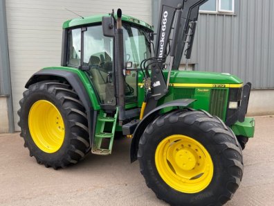 John Deere 6910