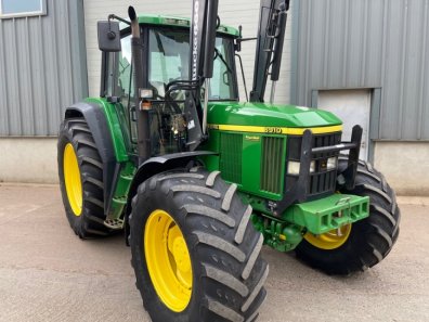 John Deere 6910