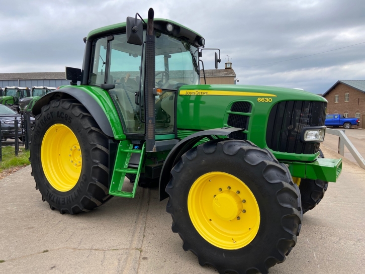 John Deere 6630