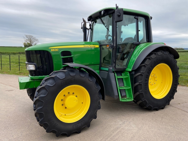 John Deere 6630
