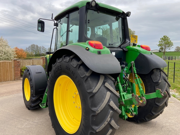 John Deere 6630