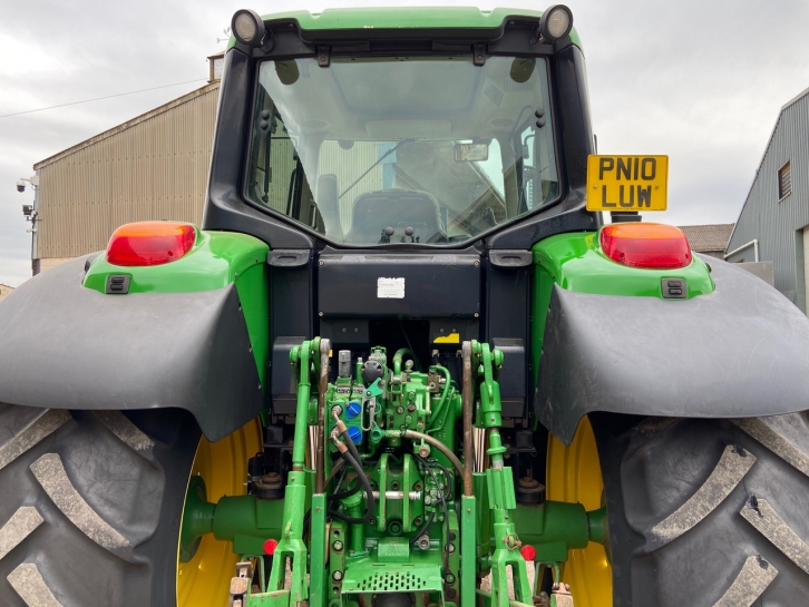 John Deere 6630