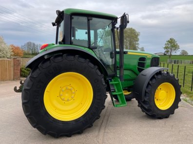 John Deere 6630