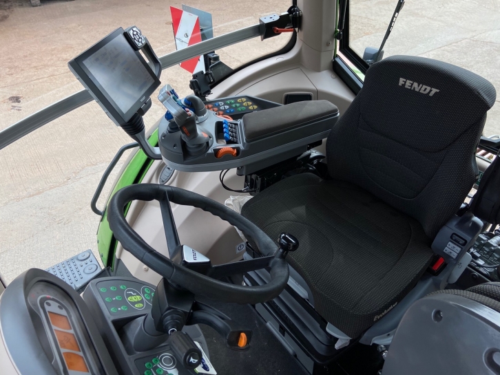 Fendt 828 Profi-Plus