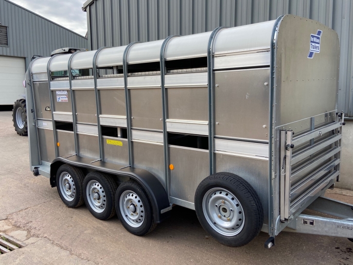 Ifor Williams TA510G3-14 14ft livestock trailer