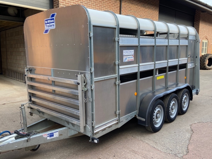 Ifor Williams TA510G3-14 14ft livestock trailer