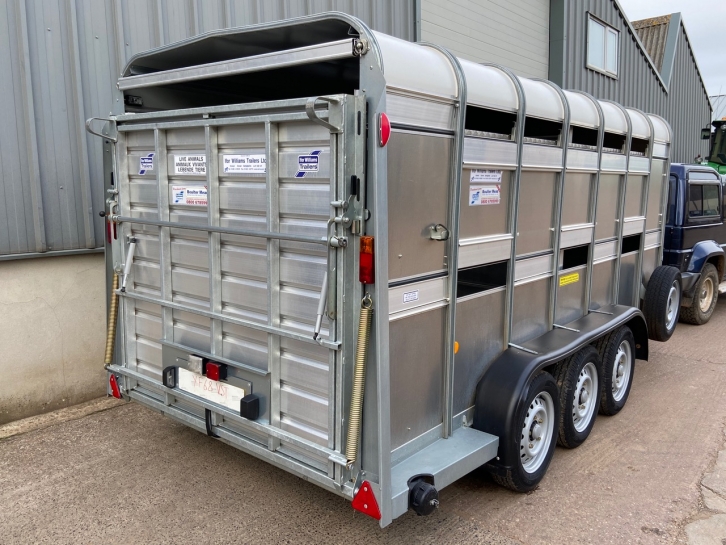 Ifor Williams TA510G3-14 14ft livestock trailer