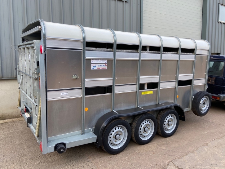 Ifor Williams TA510G3-14 14ft livestock trailer