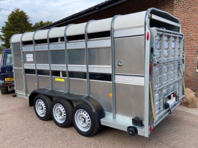 Ifor Williams TA510G3-14 14ft livestock trailer