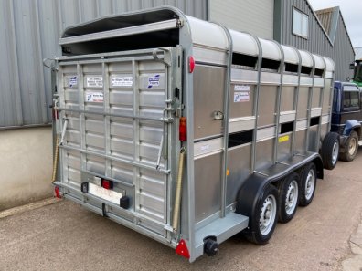 Ifor Williams TA510G3-14 14ft livestock trailer