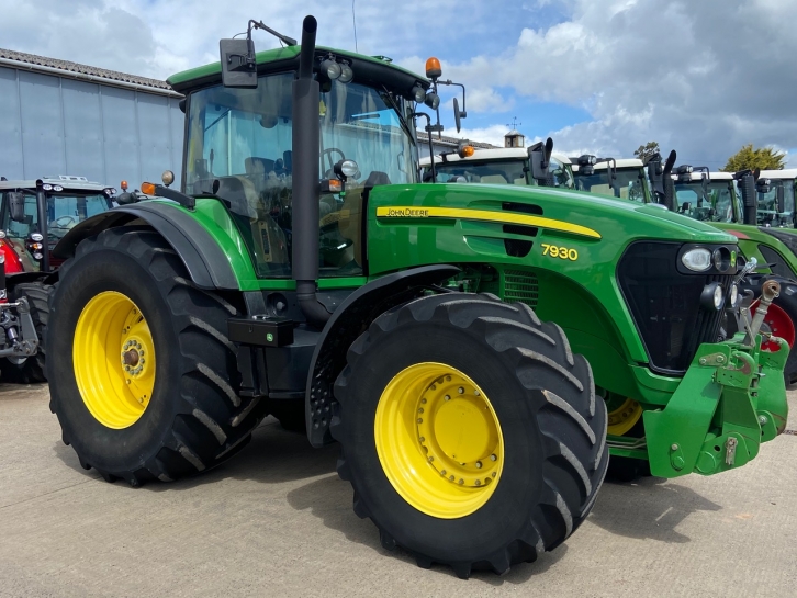 John Deere 7930