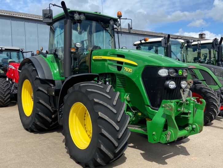 John Deere 7930