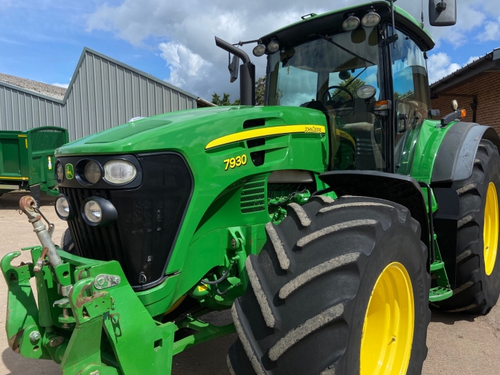 John Deere 7930