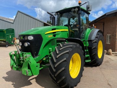 John Deere 7930