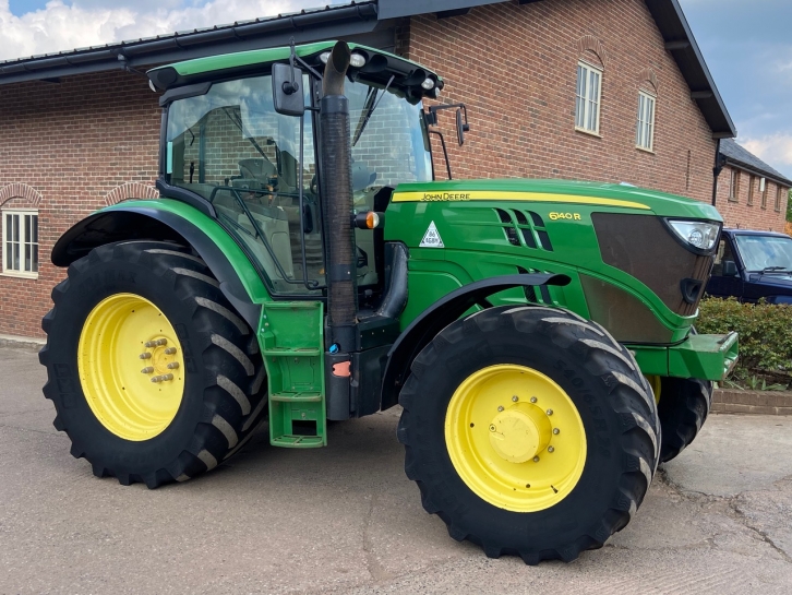 John Deere 6140R
