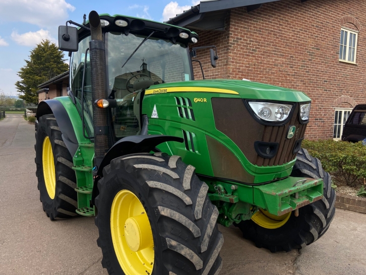 John Deere 6140R