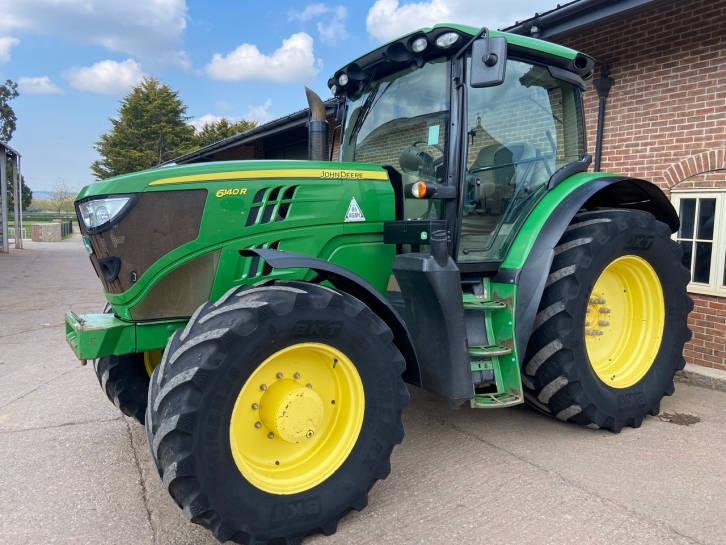 John Deere 6140R