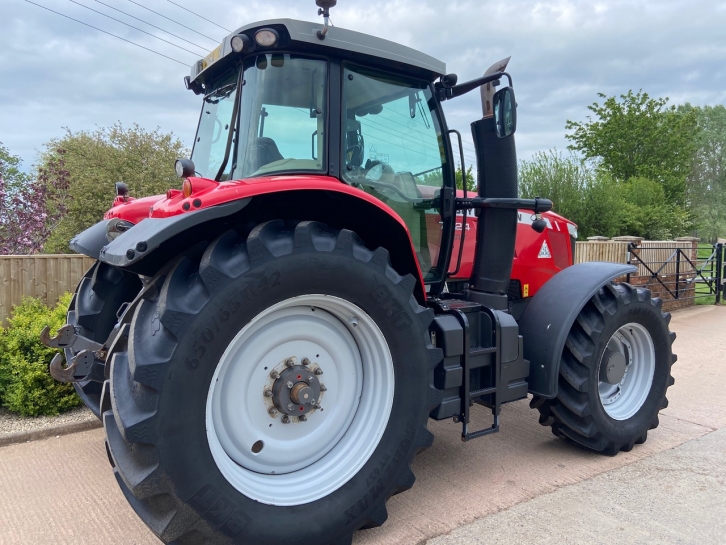Massey Ferguson 7624 Efficient