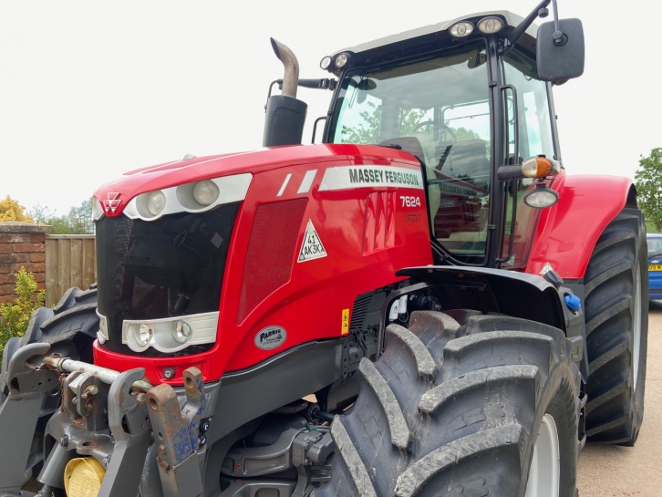 Massey Ferguson 7624 Efficient