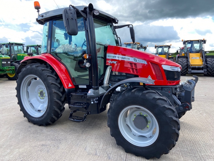 Massey Ferguson 5711S Essential